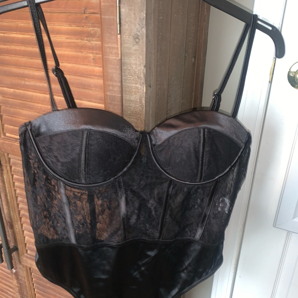Two bodysuits - Picture 4 of 7